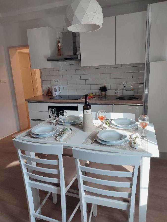 Apartment Making Memories Pucisca Eksteriør billede